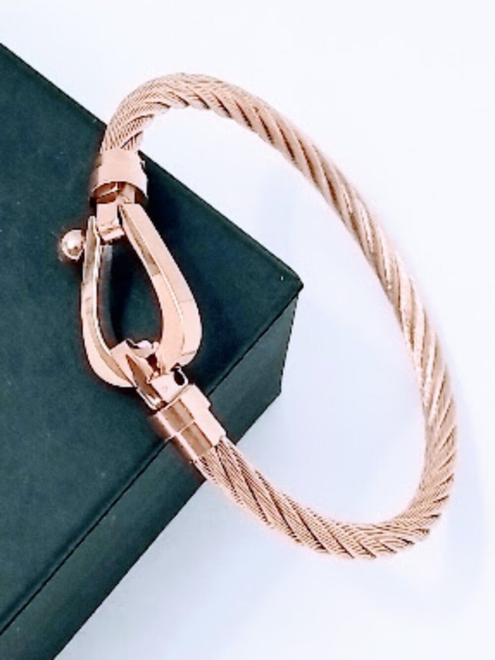 ⚓ 18k Gold Plated Braided Cable Bracelet 316L Steel | Horseshoe Clasp Love
